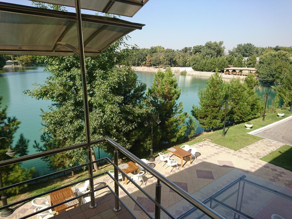Lake Park Hotel Tashkent Bagian luar foto
